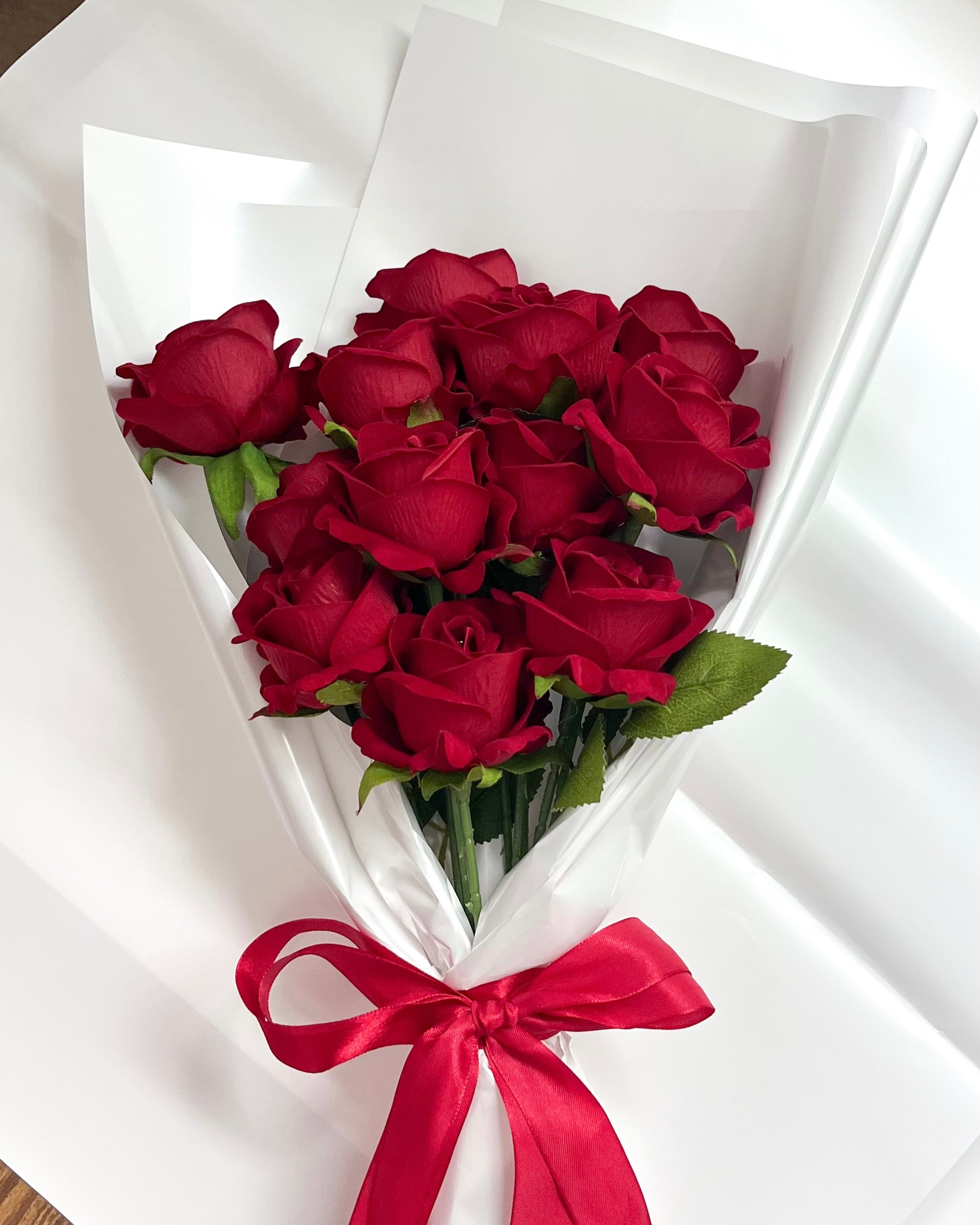 PREMIUM RED VELVET ROSE BOUQUET