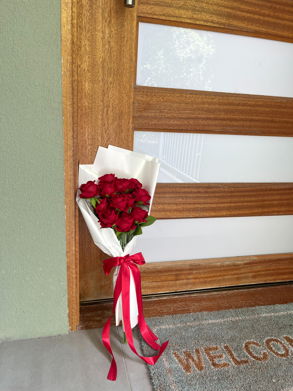 PREMIUM RED VELVET ROSE BOUQUET